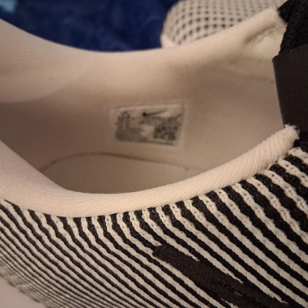 Nike Interact Run EasyOns Phantom White Black FV5590-002 Size12.5